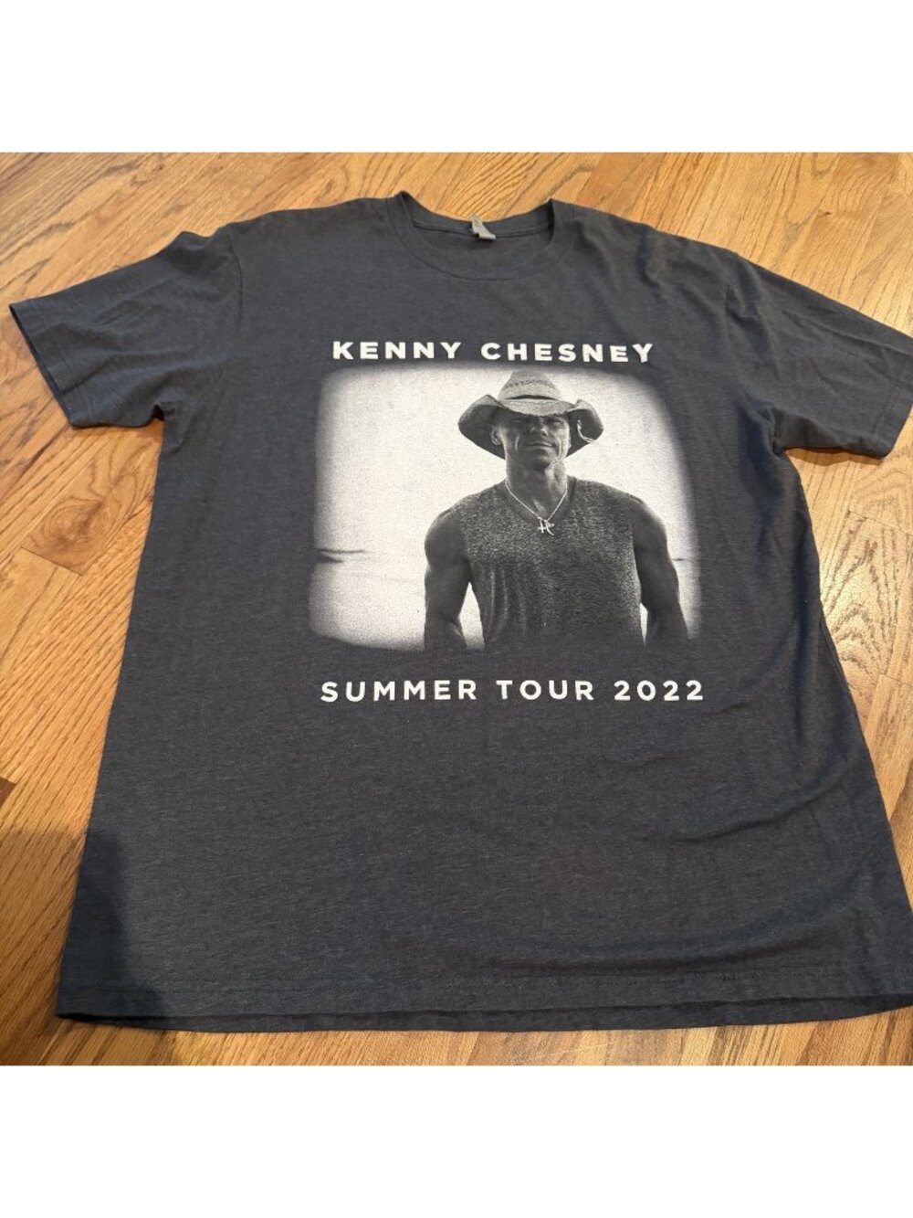 NEXT LEVEL MENS KENNY CHESNEY GRAY CONCERT T SHIRT LARGE